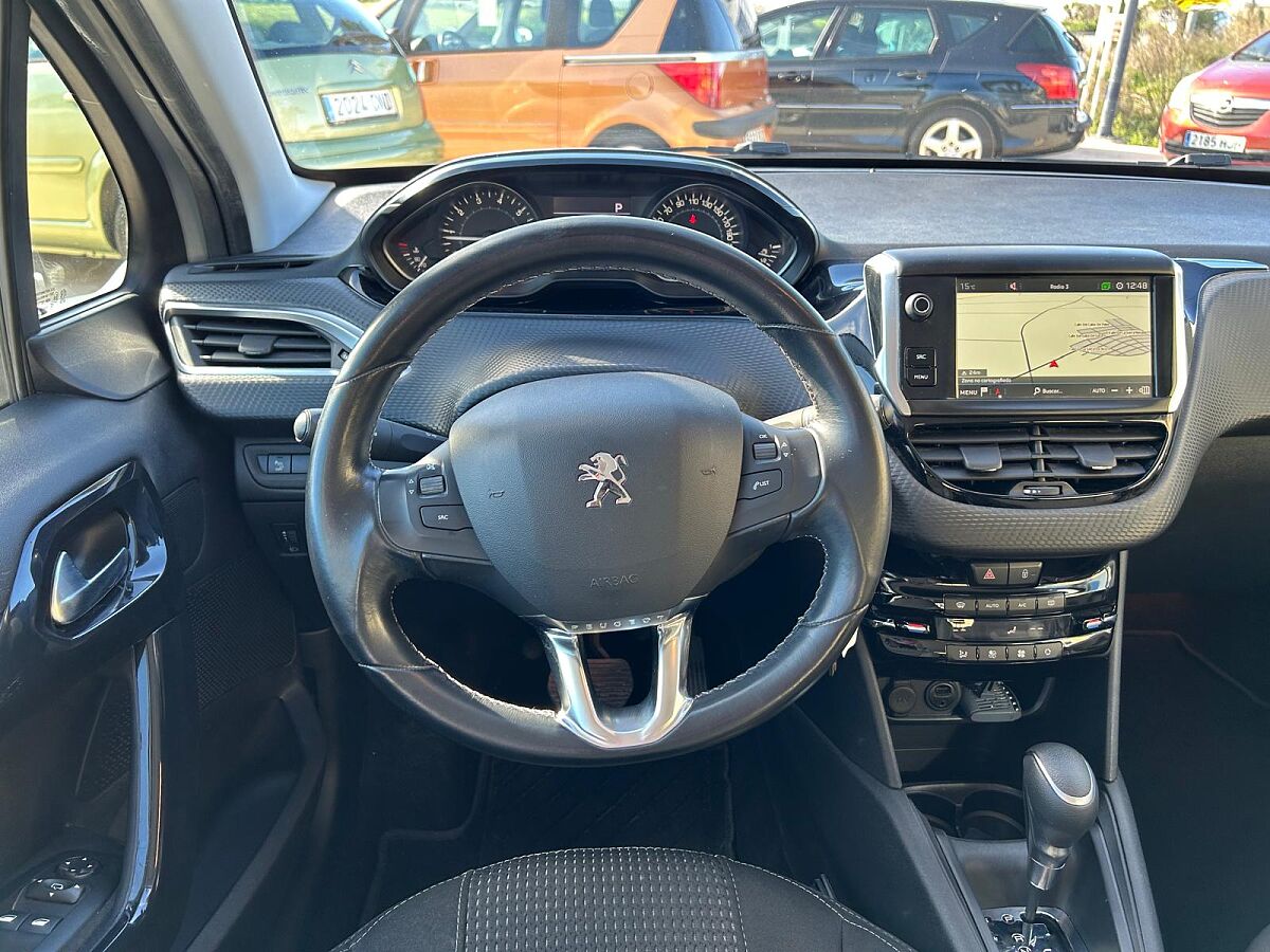 PEUGEOT 208 ALLURE 1.2 E-THP AUTO SPANISH LHD IN SPAIN 71000 MILES SUPERB 2018
